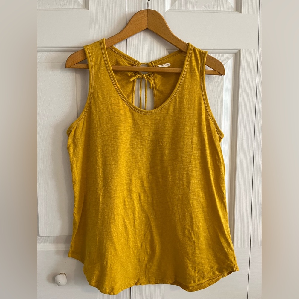 Old Navy Mustard Sleeveless Tank with Keyhole Back (sz Large)